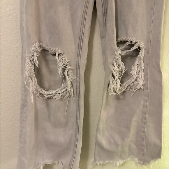 👽Vervet Distressed Grey Jeans👽 - Picture 3 of 7